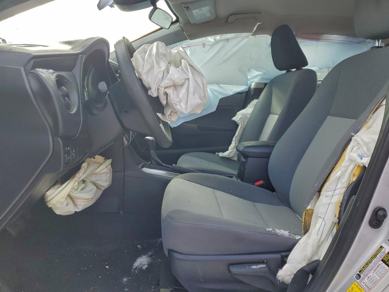2019 TOYOTA COROLLA L photo 13