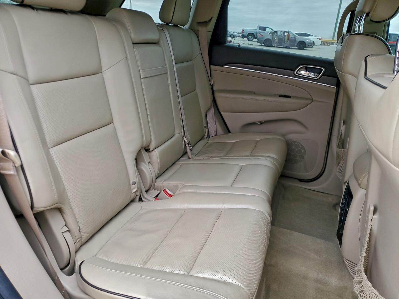 2016 JEEP GRAND CHEROKEE OVERLAND photo 11