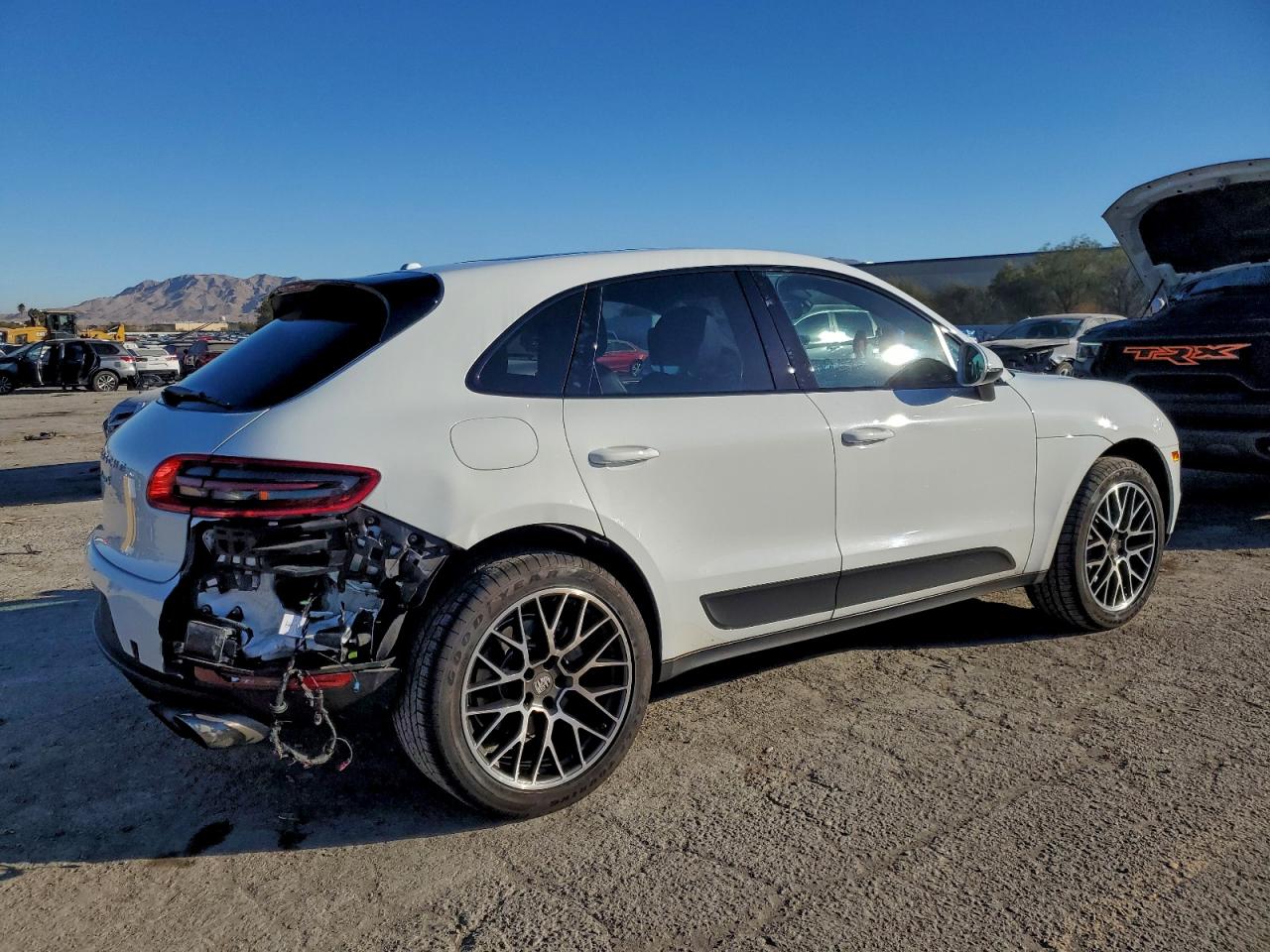2018 PORSCHE MACAN S photo 3
