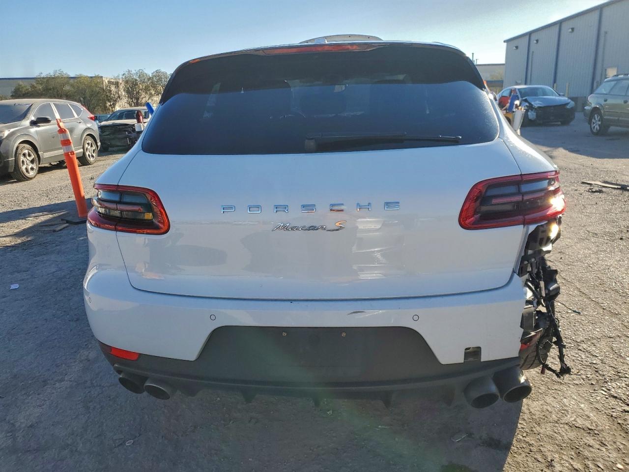 2018 PORSCHE MACAN S photo 6