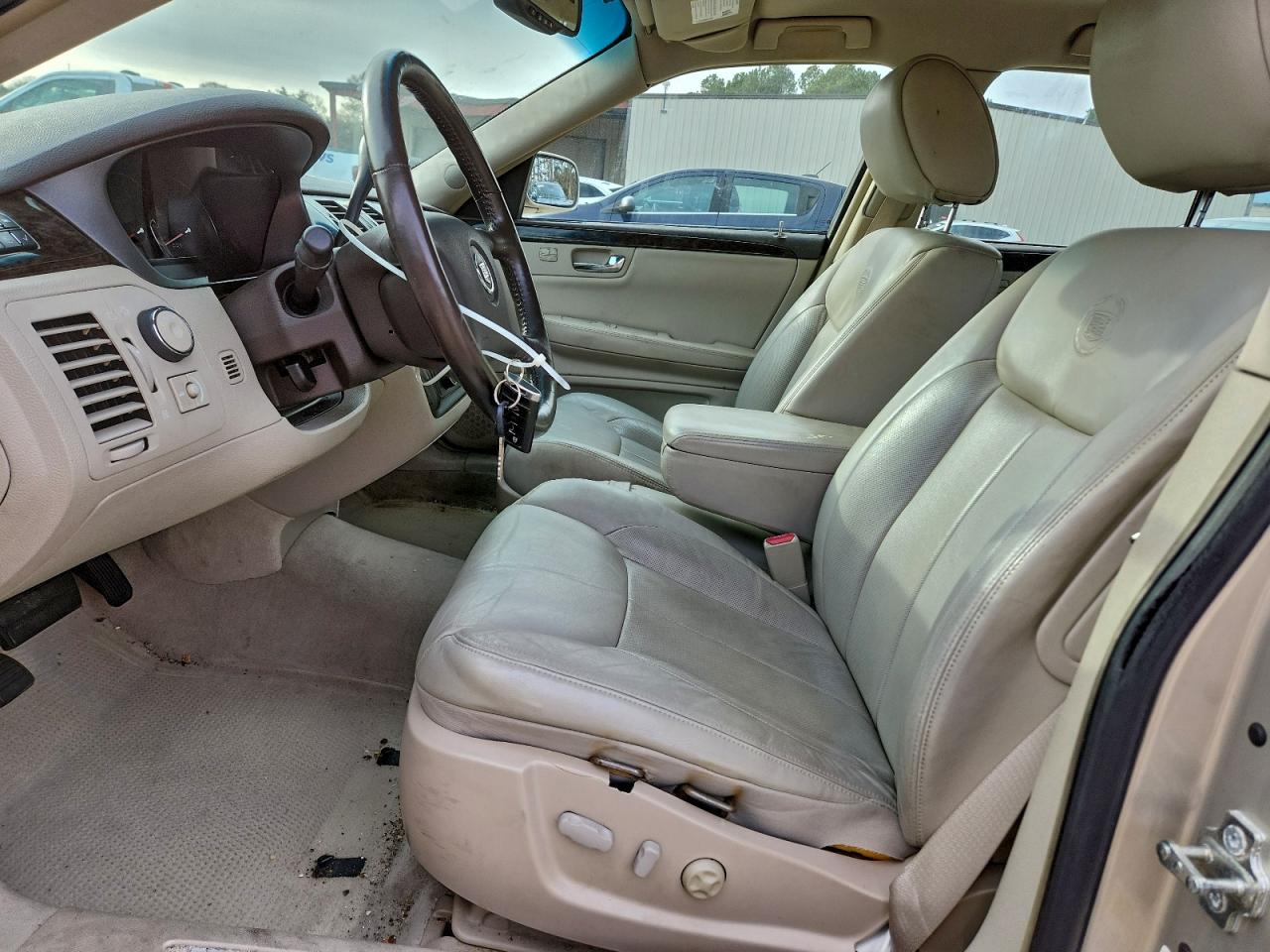 2009 CADILLAC DTS photo 7