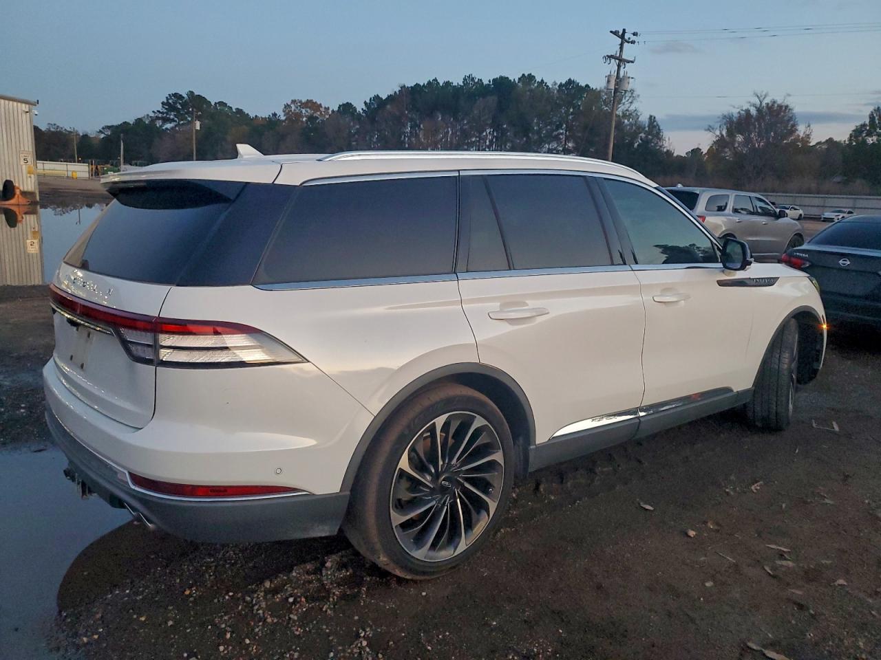 2020 LINCOLN AVIATOR RESERVE photo 7