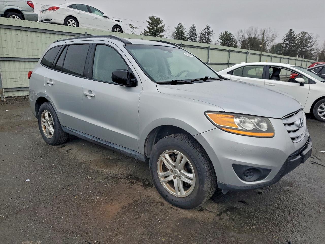 2010 HYUNDAI SANTA FE GLS photo 4