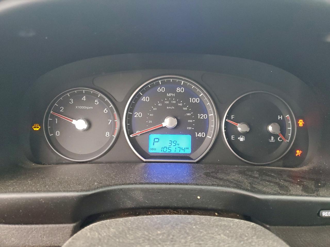 2010 HYUNDAI SANTA FE GLS photo 9