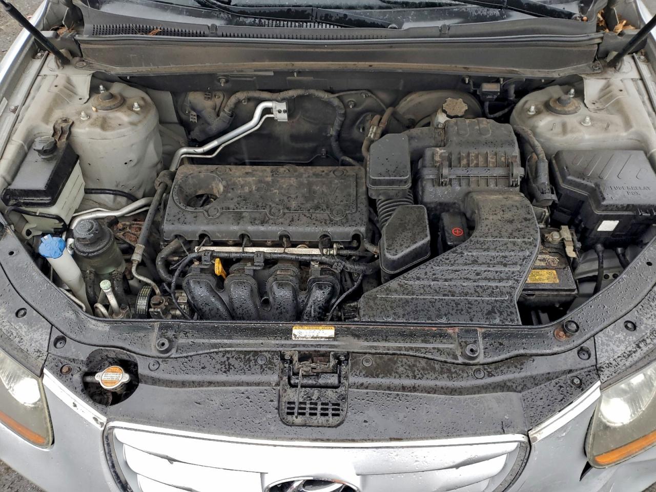 2010 HYUNDAI SANTA FE GLS photo 12