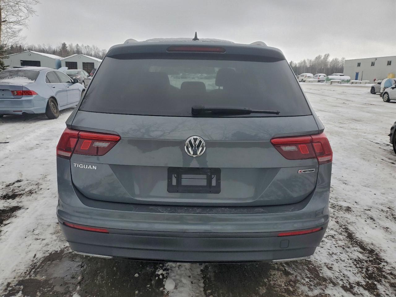 2021 VOLKSWAGEN TIGUAN SE photo 6