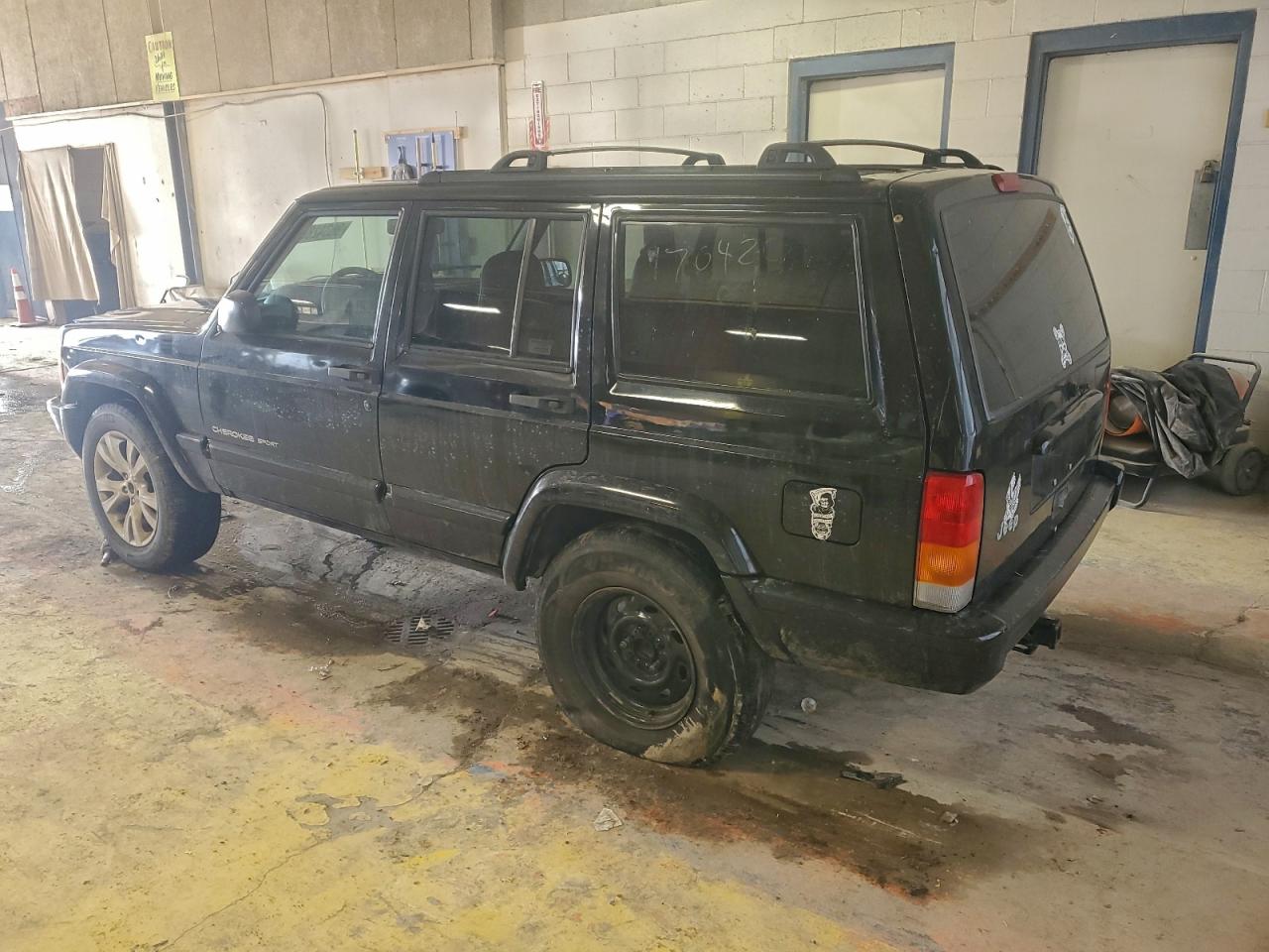 2000 JEEP CHEROKEE SPORT photo 2