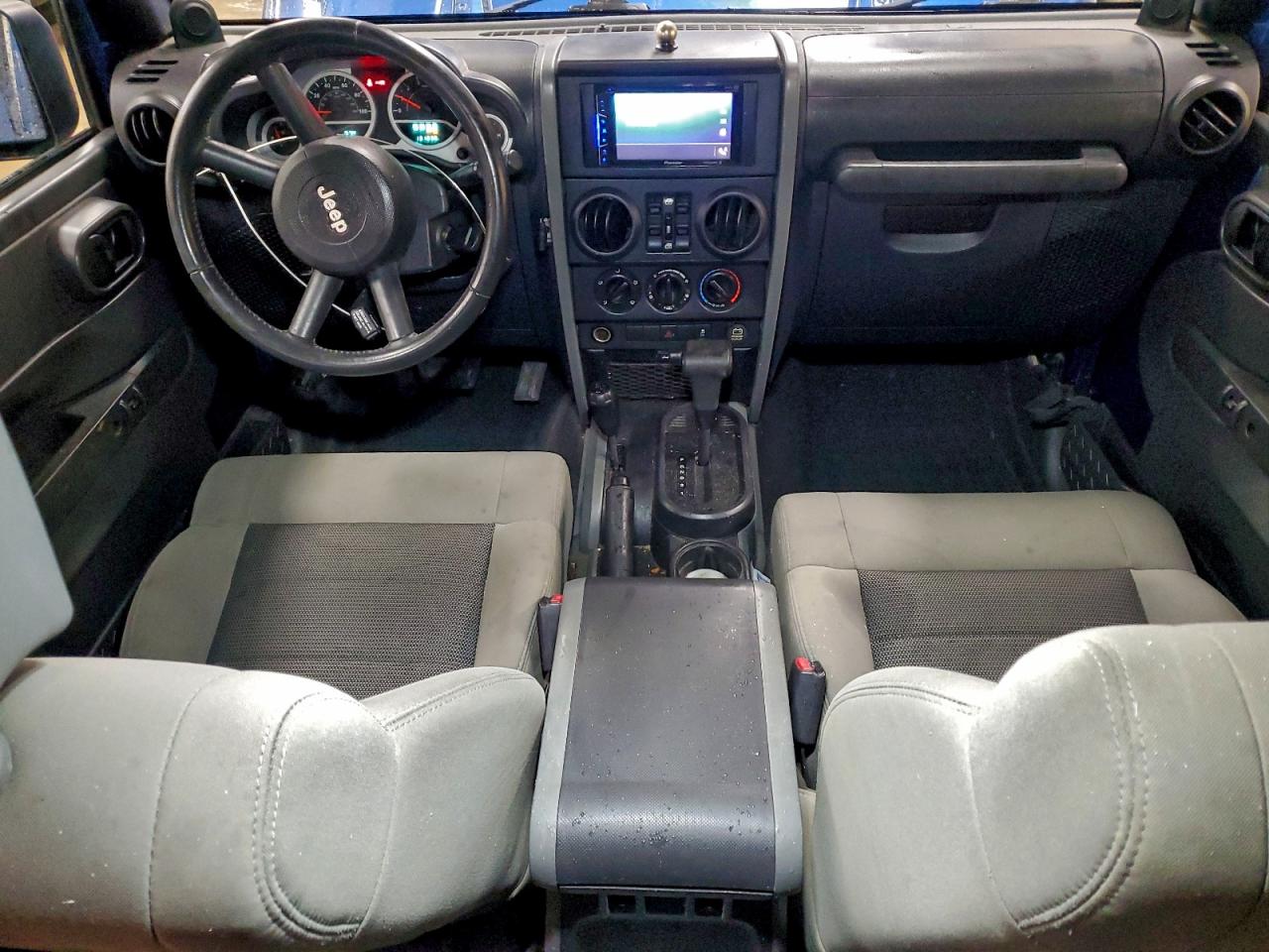 2010 JEEP WRANGLER UNLIMITED SPORT photo 22
