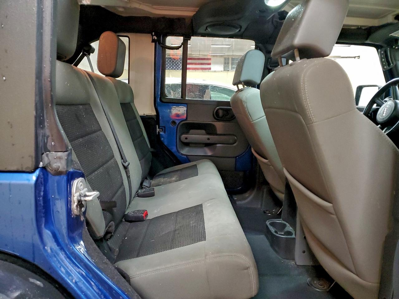 2010 JEEP WRANGLER UNLIMITED SPORT photo 31