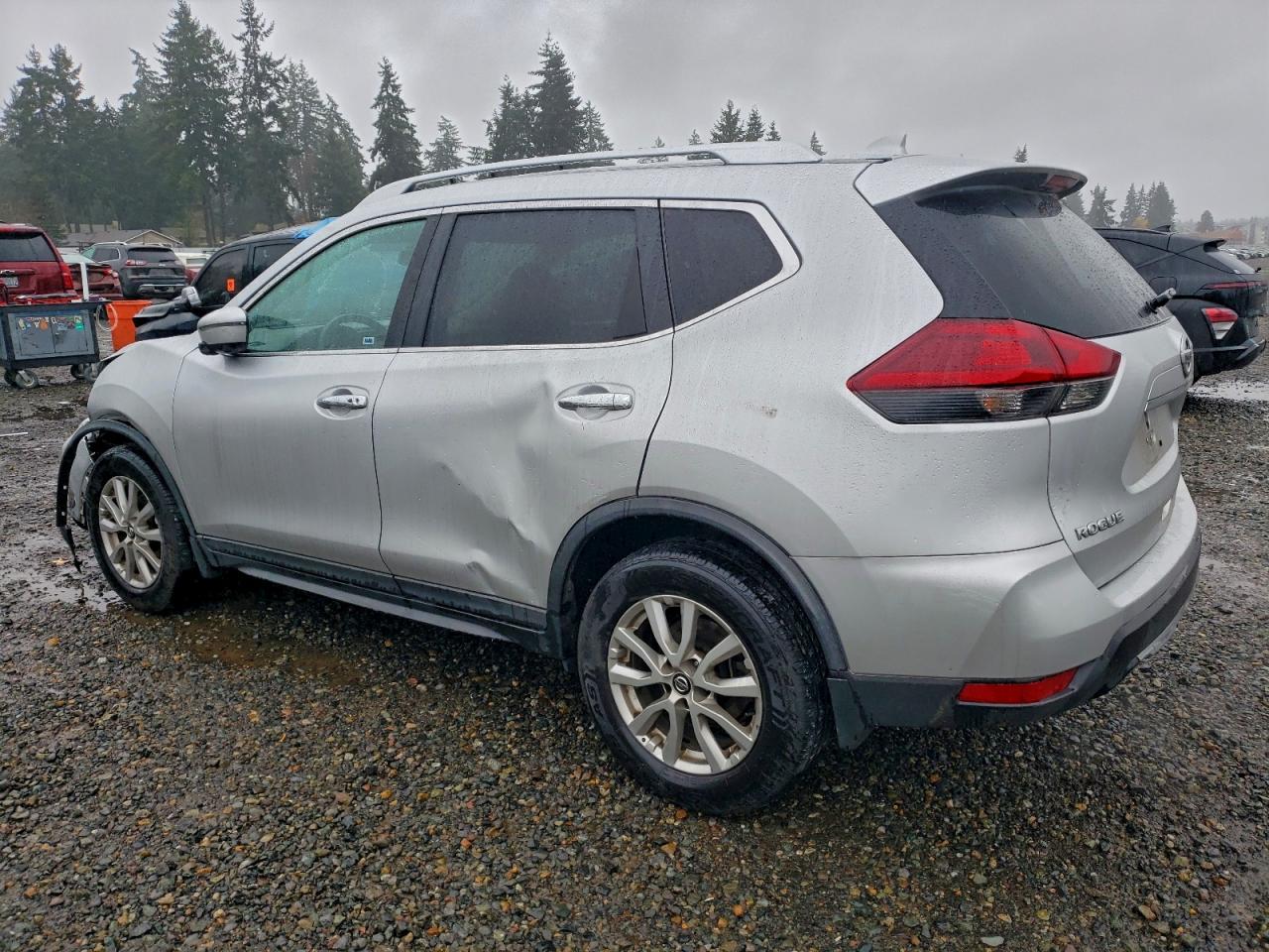 2018 NISSAN ROGUE S photo 3