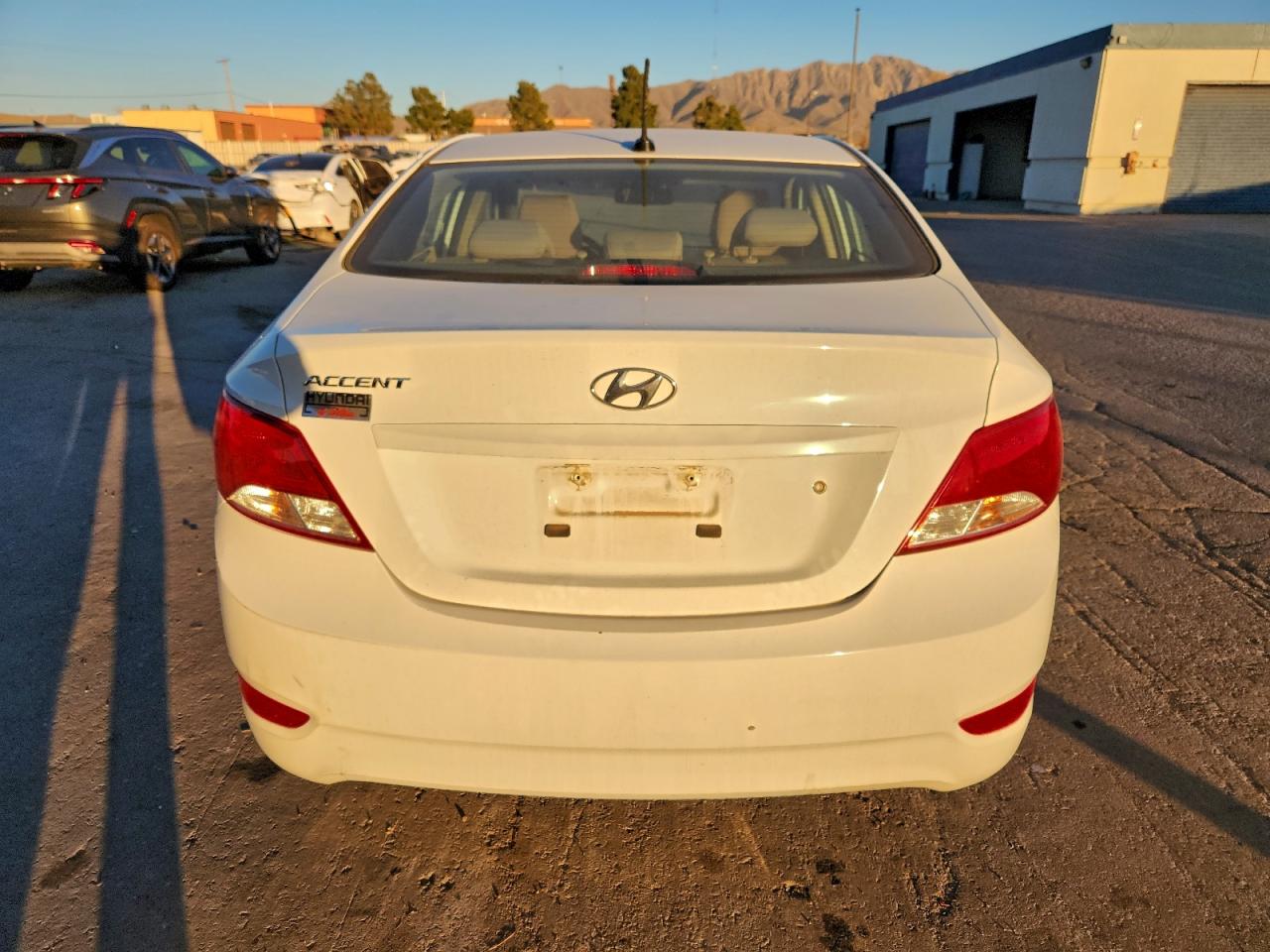 2016 HYUNDAI ACCENT SE photo 6