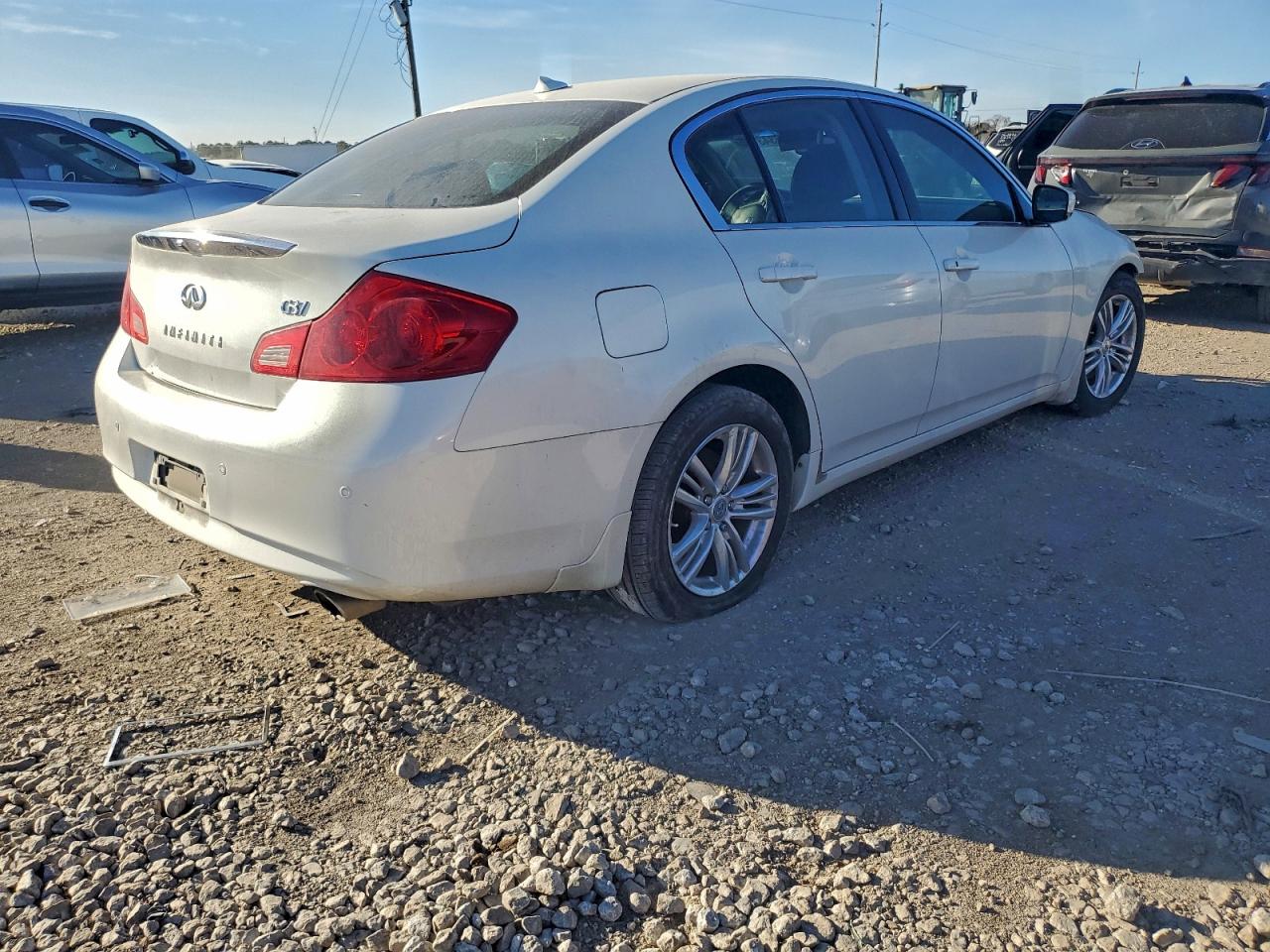 2013 INFINITI G37 BASE photo 3