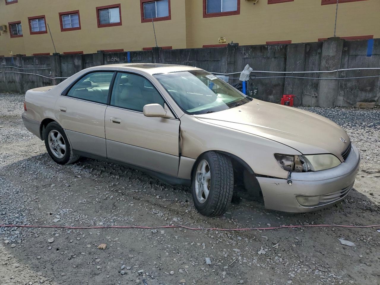 1999 LEXUS ES 300 photo 4