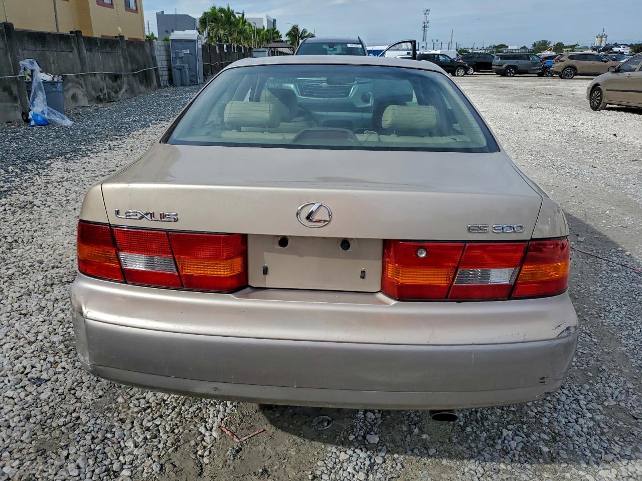 1999 LEXUS ES 300 photo 6