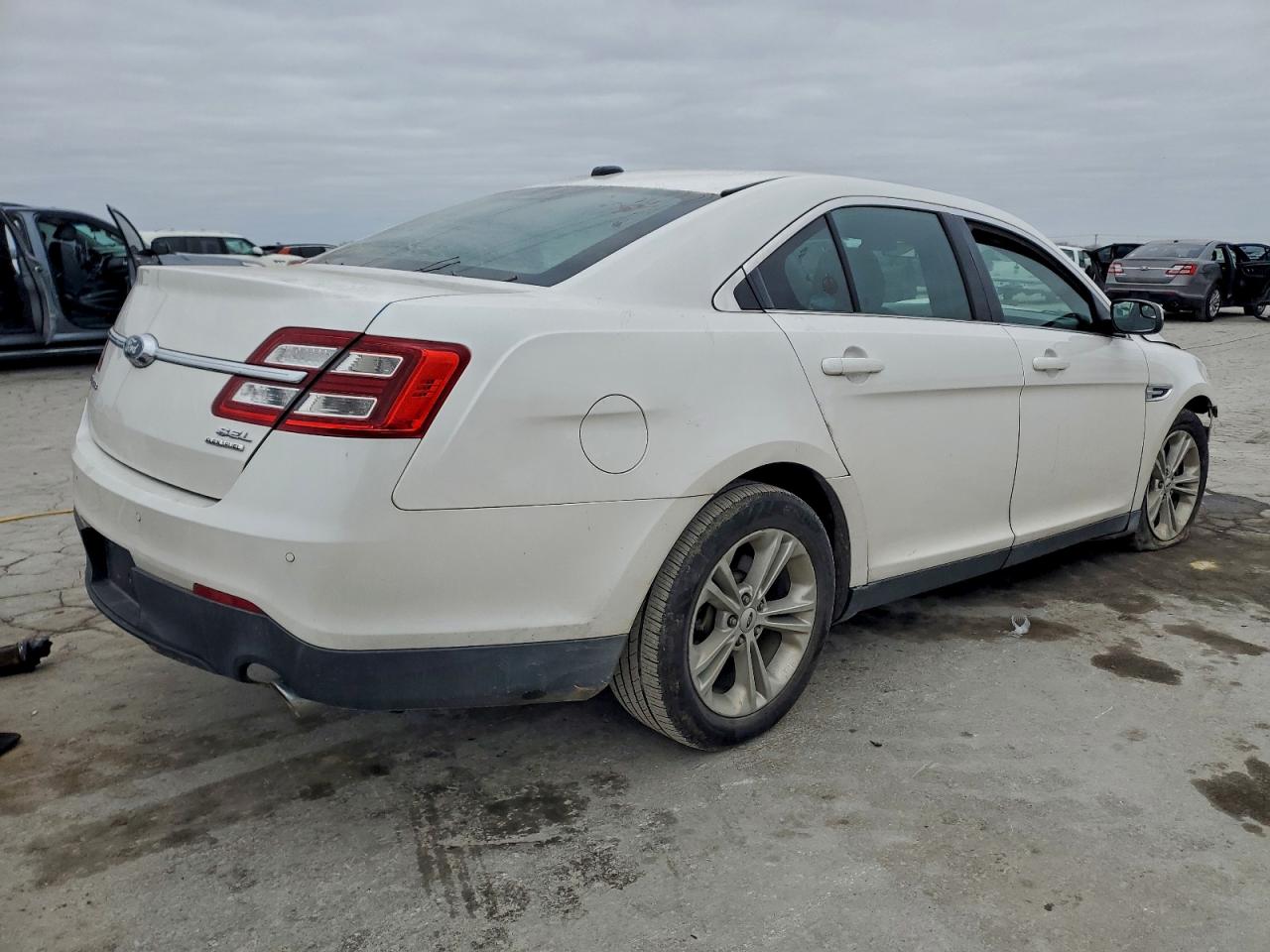 2014 FORD TAURUS SEL photo 5