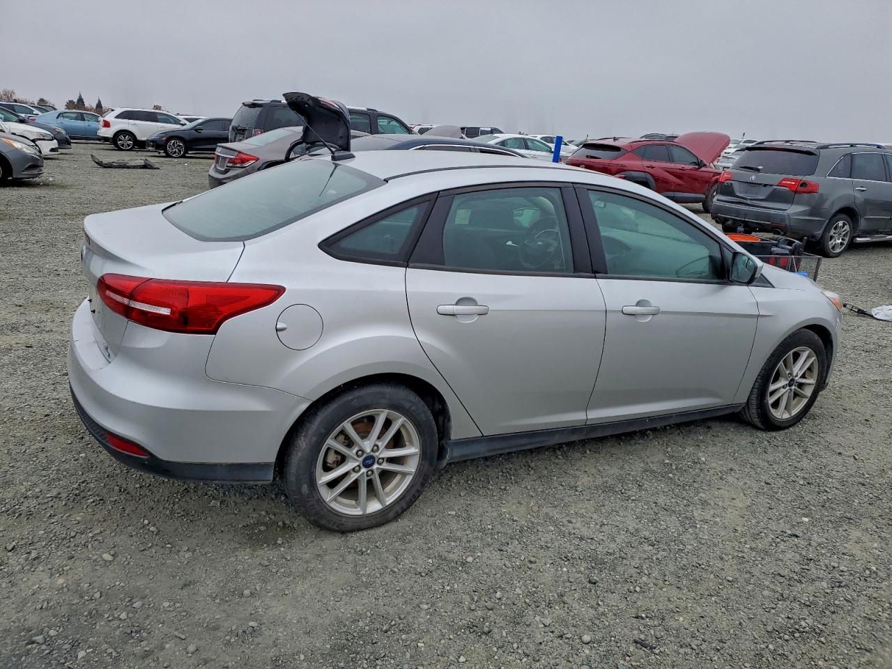 2018 FORD FOCUS SE photo 3