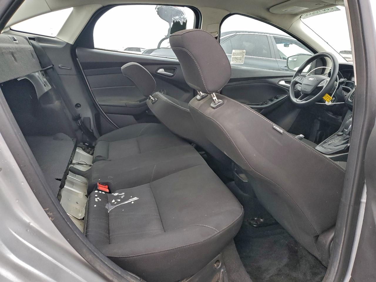 2018 FORD FOCUS SE photo 10