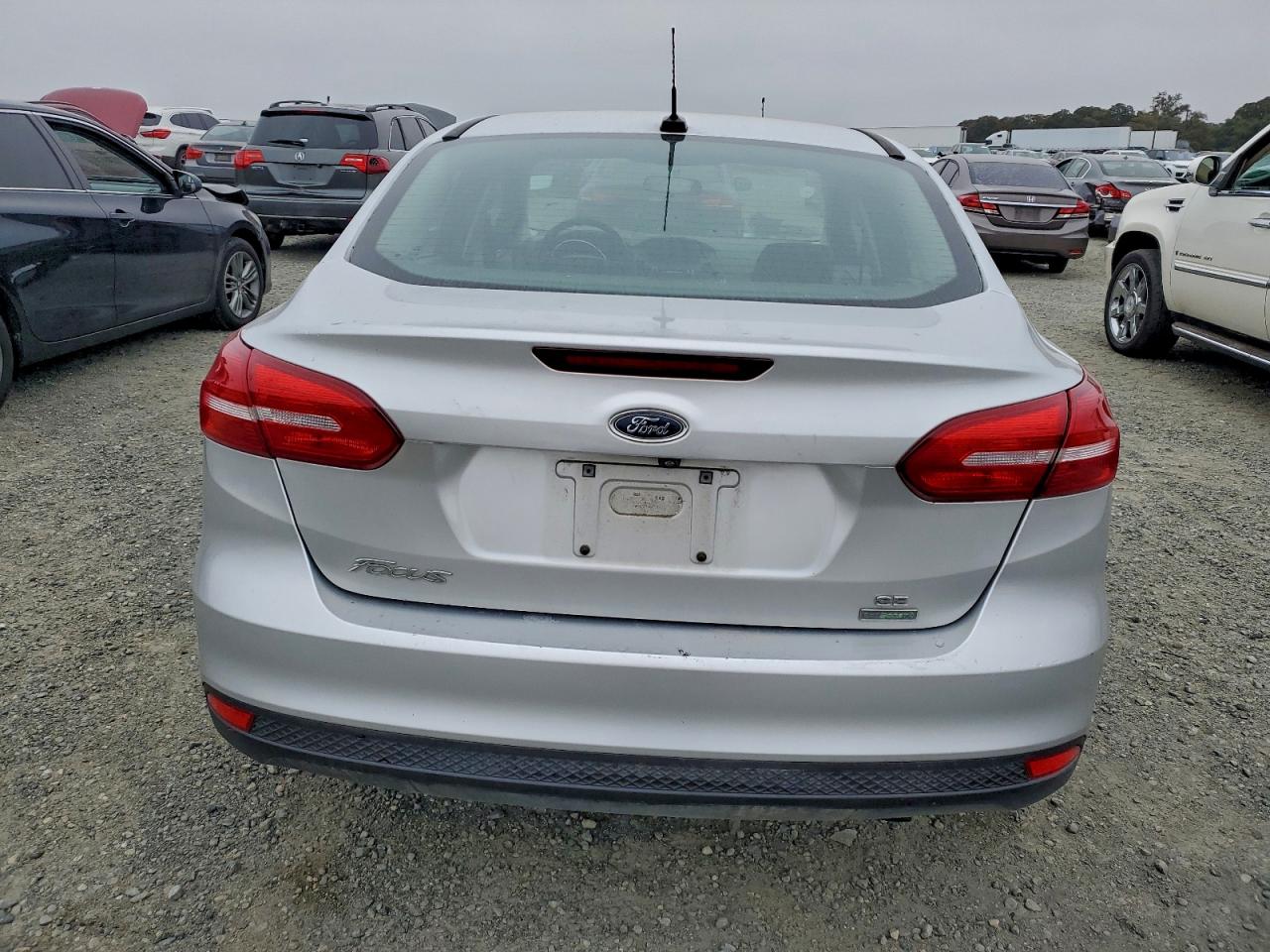 2018 FORD FOCUS SE photo 6
