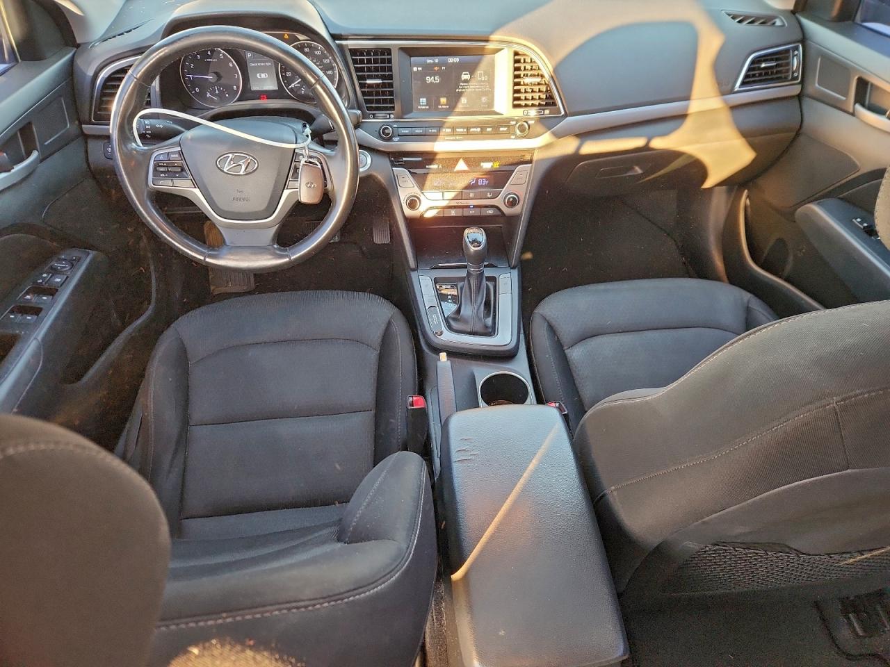 2018 HYUNDAI ELANTRA SEL photo 22