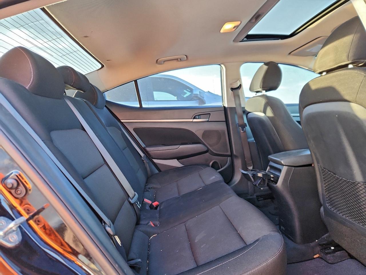2018 HYUNDAI ELANTRA SEL photo 28