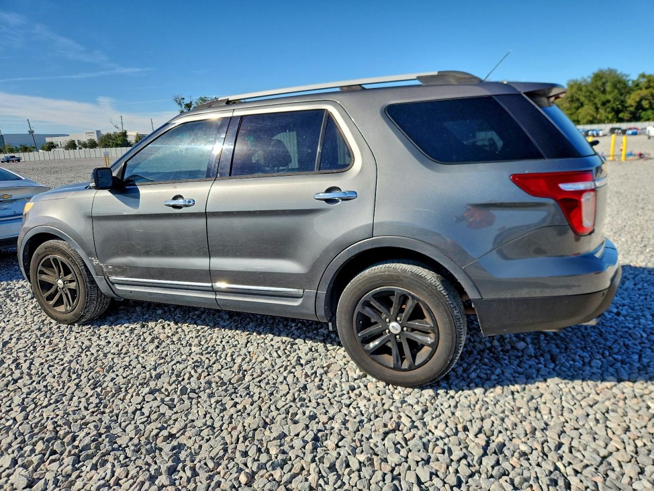 2013 FORD EXPLORER XLT photo 3