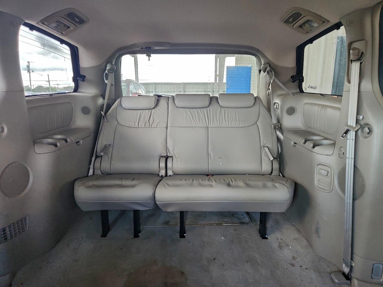 2008 TOYOTA SIENNA XLE photo 10