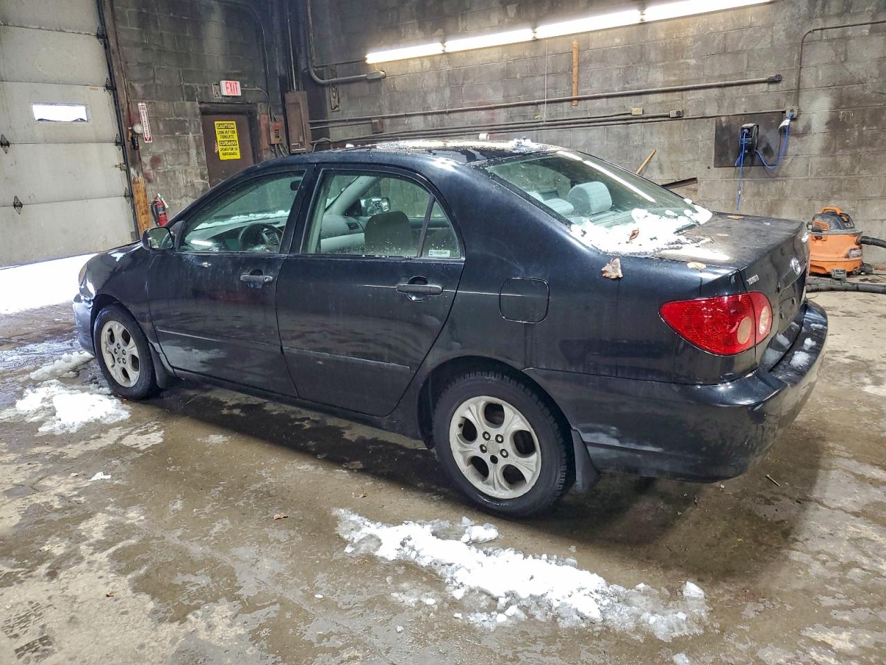2007 TOYOTA COROLLA CE photo 2