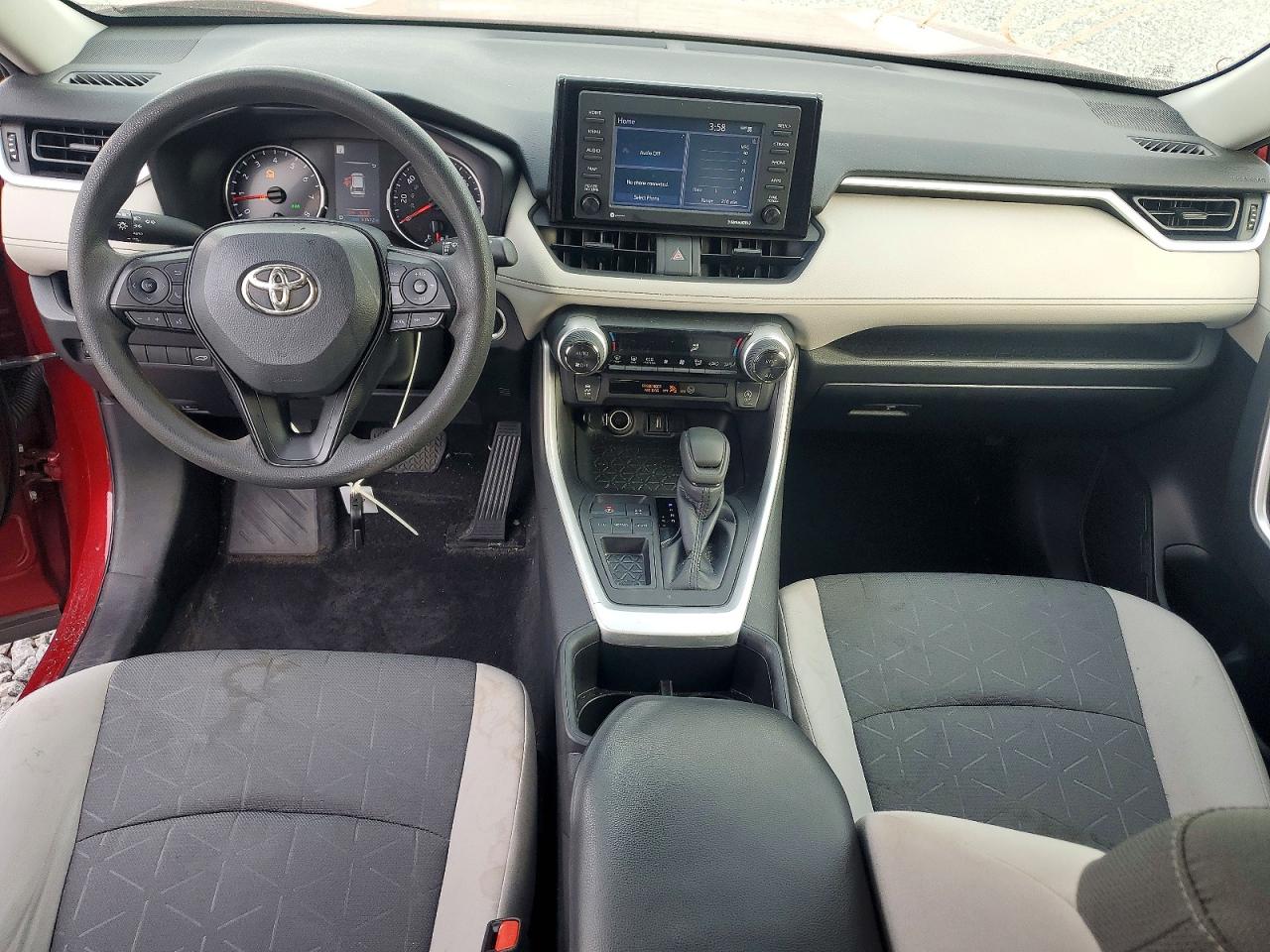 2022 TOYOTA RAV4 XLE photo 8