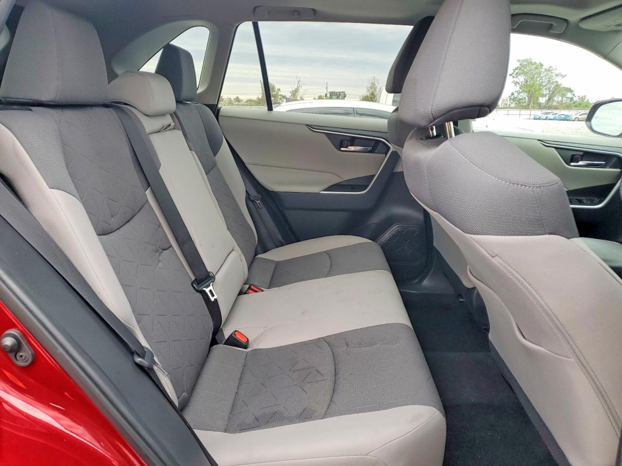 2022 TOYOTA RAV4 XLE photo 11