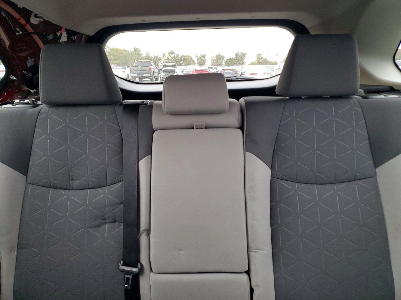 2022 TOYOTA RAV4 XLE photo 10