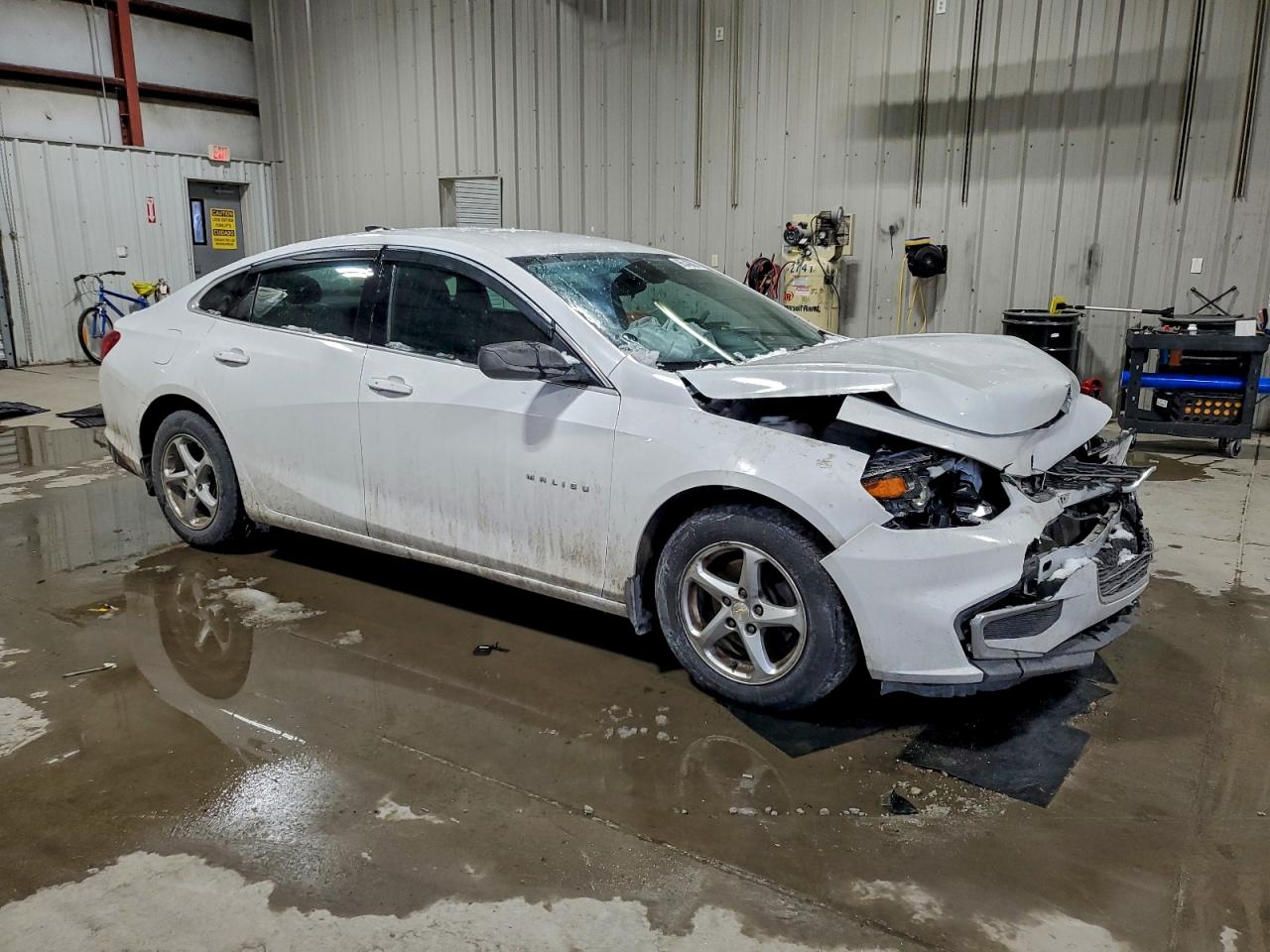 2018 CHEVROLET MALIBU LS photo 4