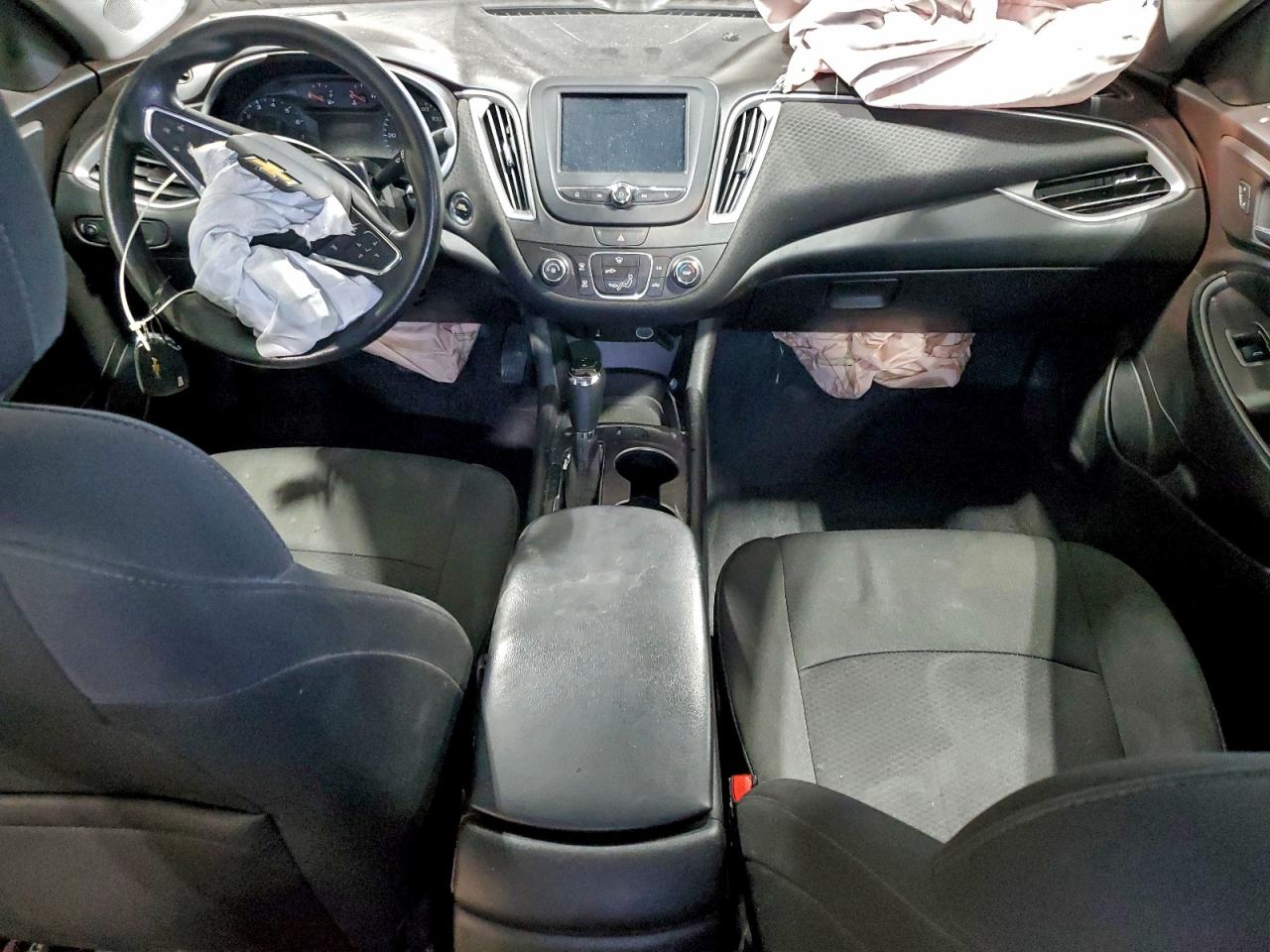 2018 CHEVROLET MALIBU LS photo 8