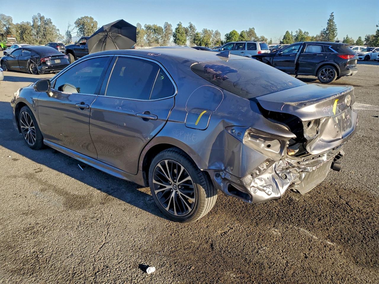 2019 TOYOTA CAMRY L photo 2