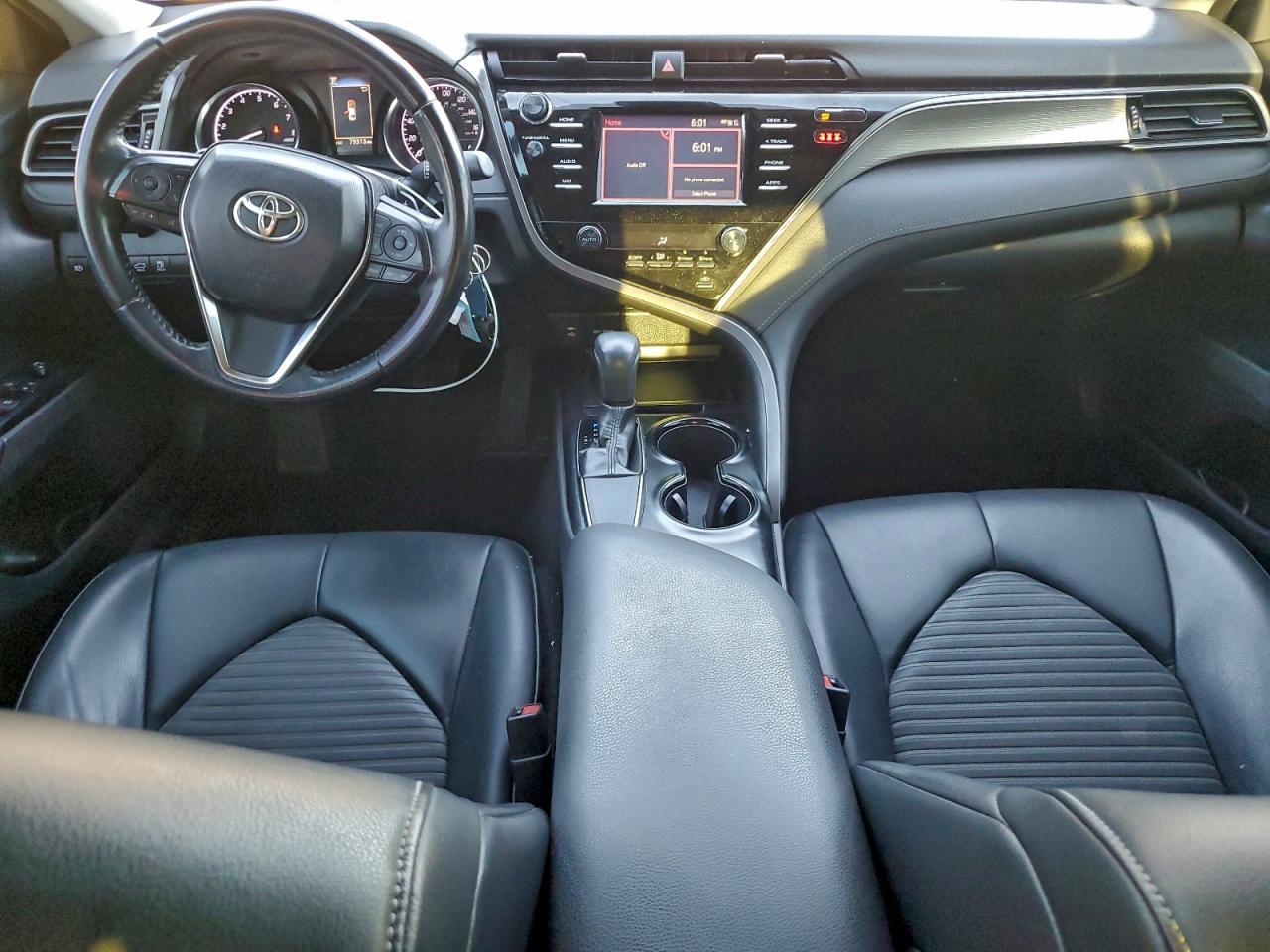 2019 TOYOTA CAMRY L photo 8