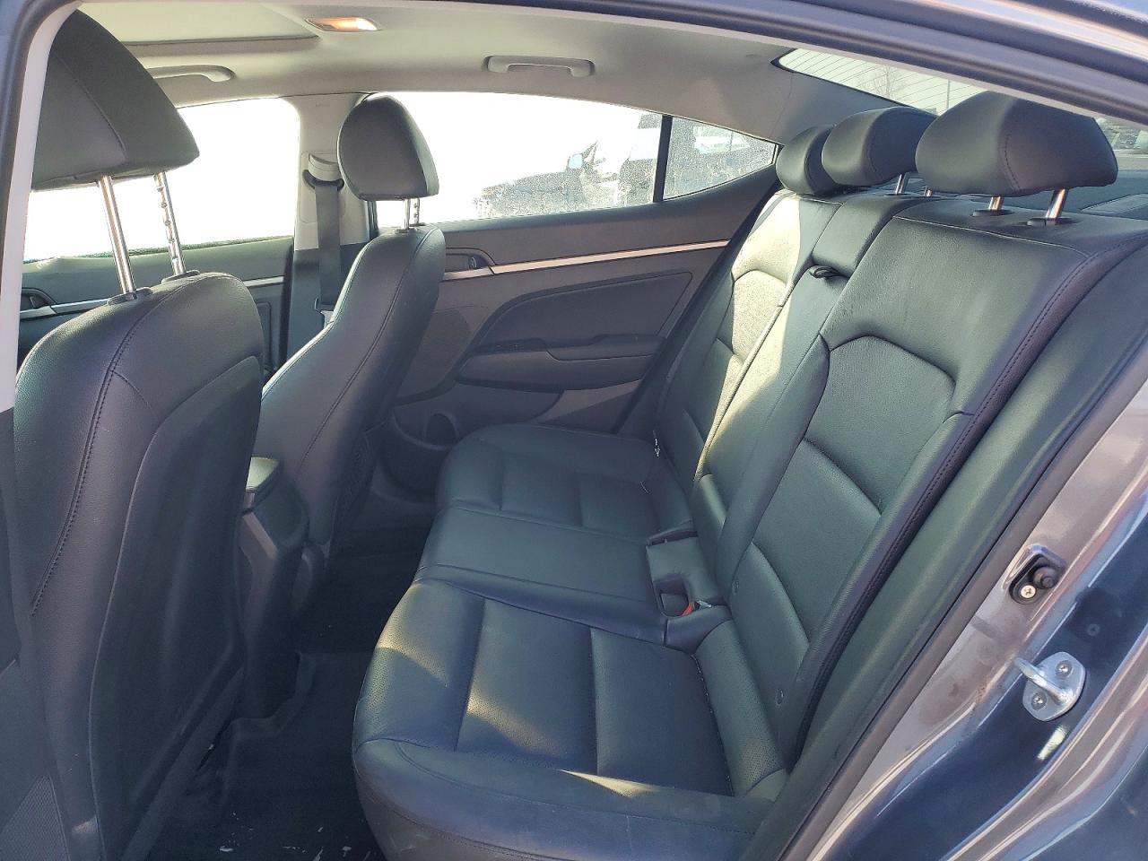 2017 HYUNDAI ELANTRA SE photo 19