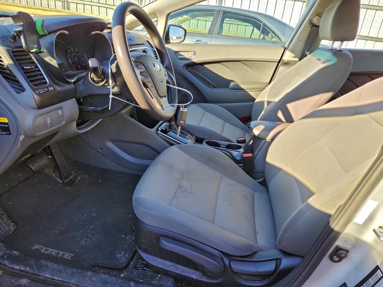 2017 KIA FORTE LX photo 7