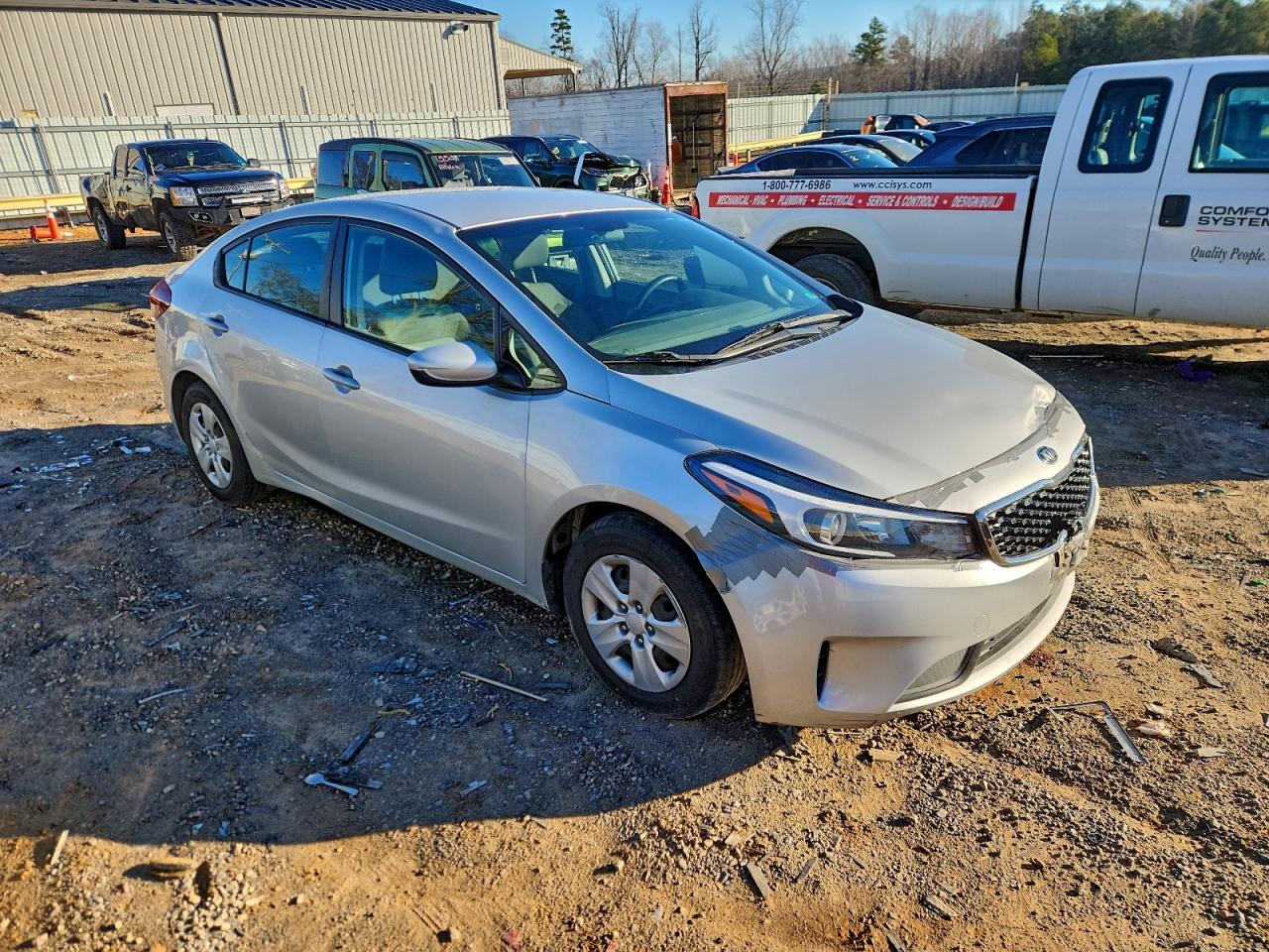 2017 KIA FORTE LX photo 4