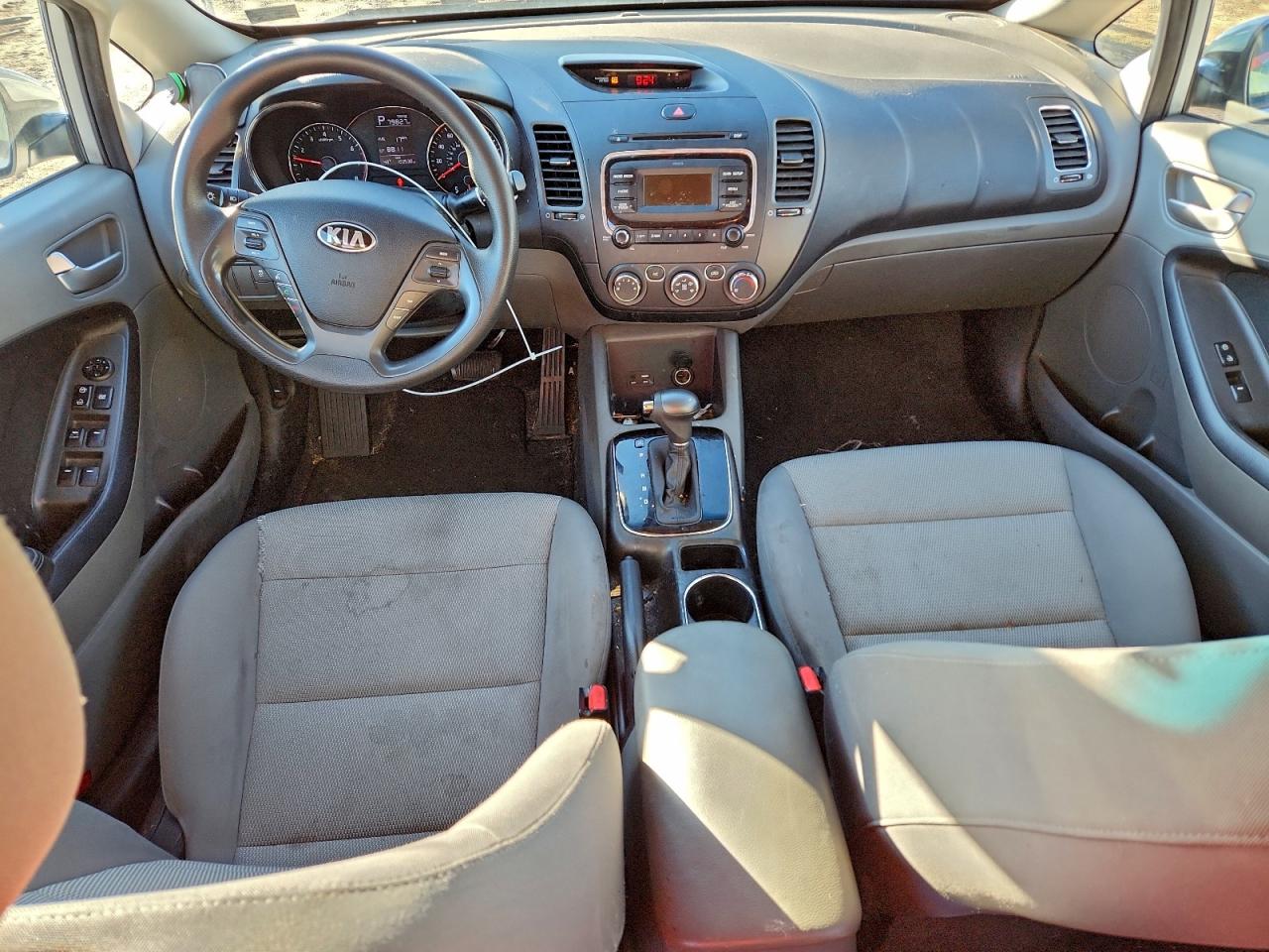 2017 KIA FORTE LX photo 8
