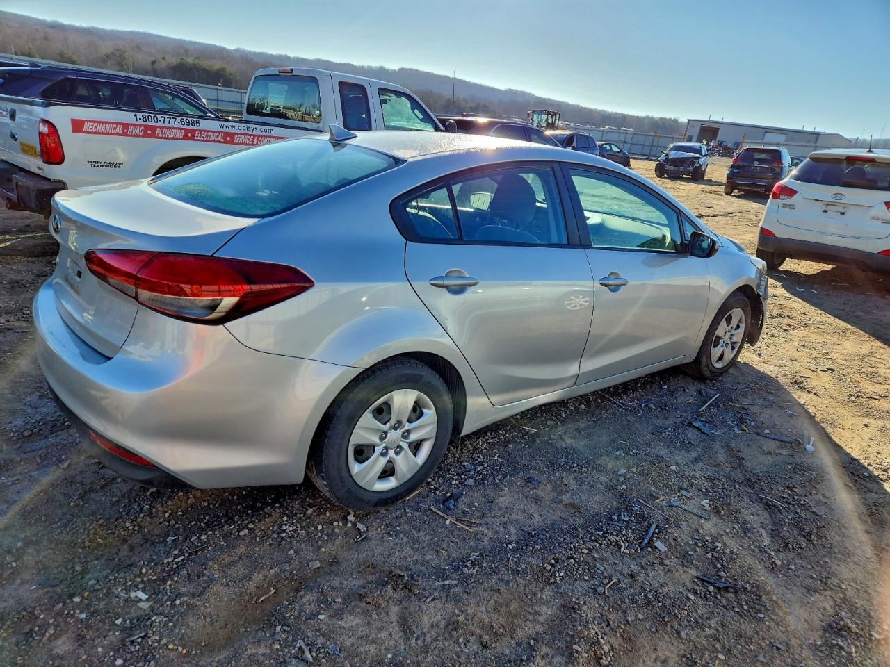 2017 KIA FORTE LX photo 3