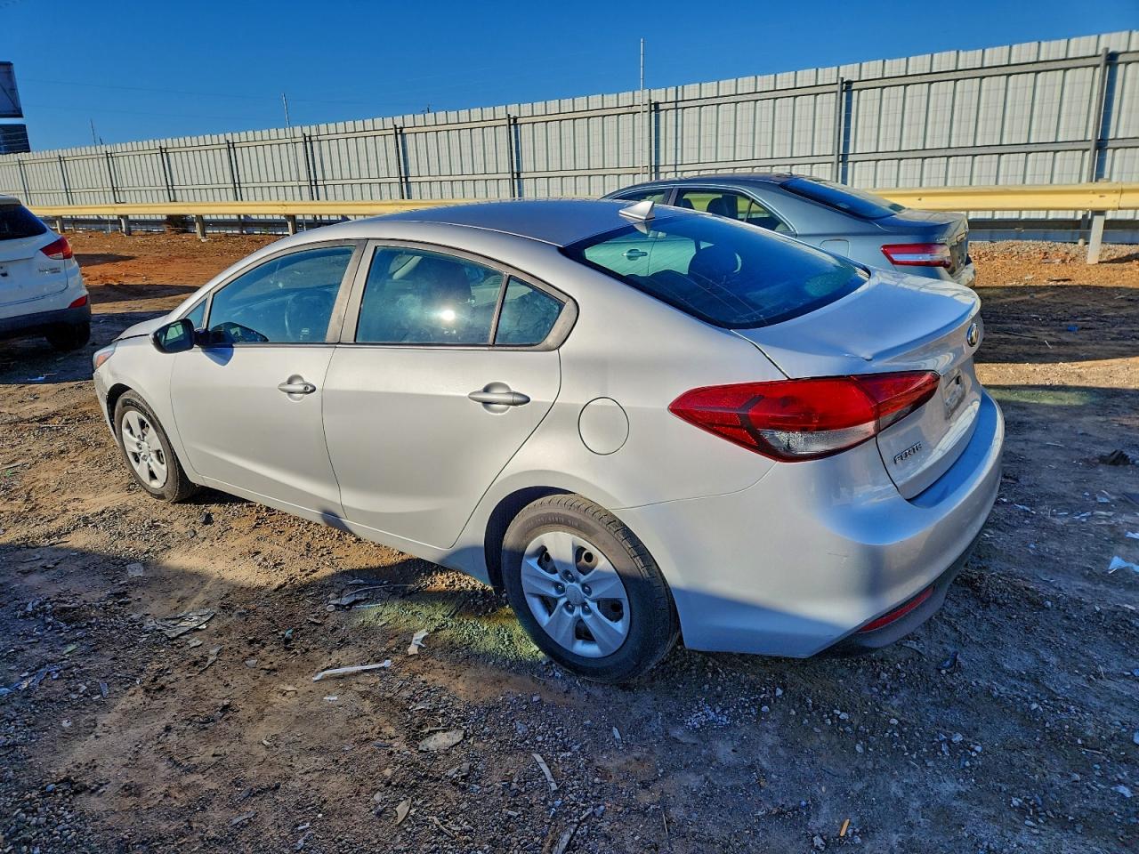 2017 KIA FORTE LX photo 2