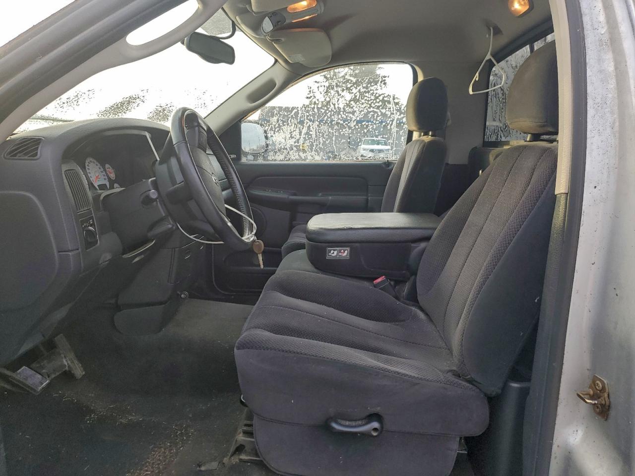 2004 DODGE RAM 1500 ST photo 7