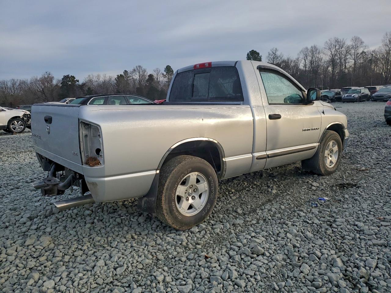 2004 DODGE RAM 1500 ST photo 3
