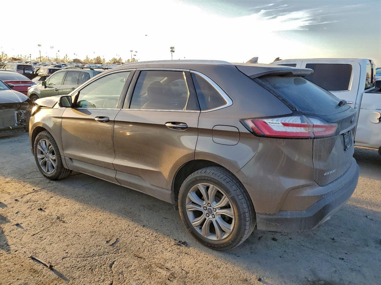 2019 FORD EDGE TITANIUM photo 2