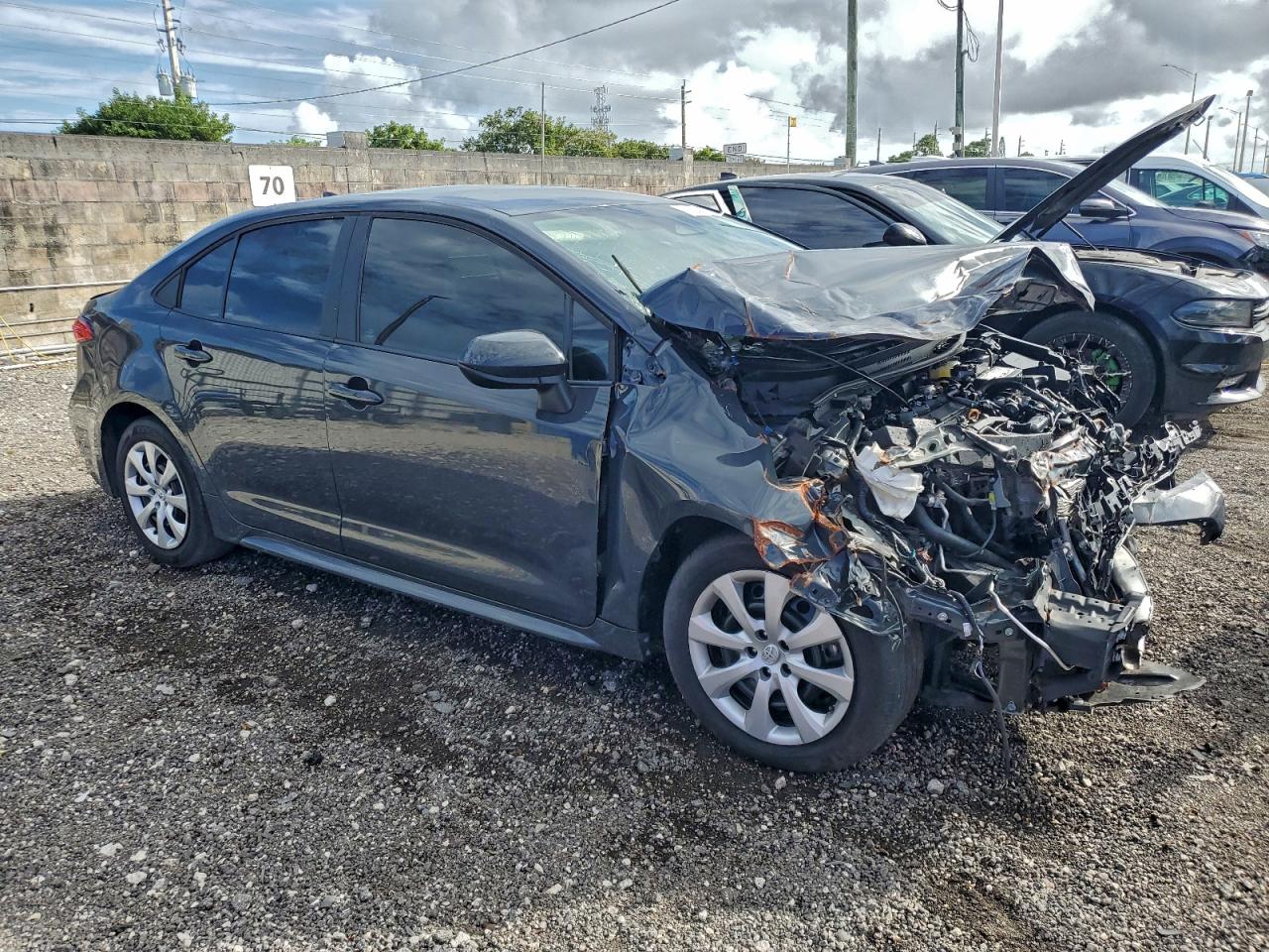2023 TOYOTA COROLLA LE photo 4