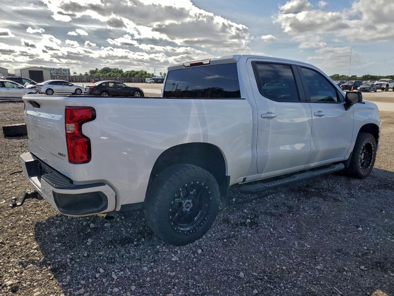 2021 CHEVROLET SILVERADO C1500 RST photo 3