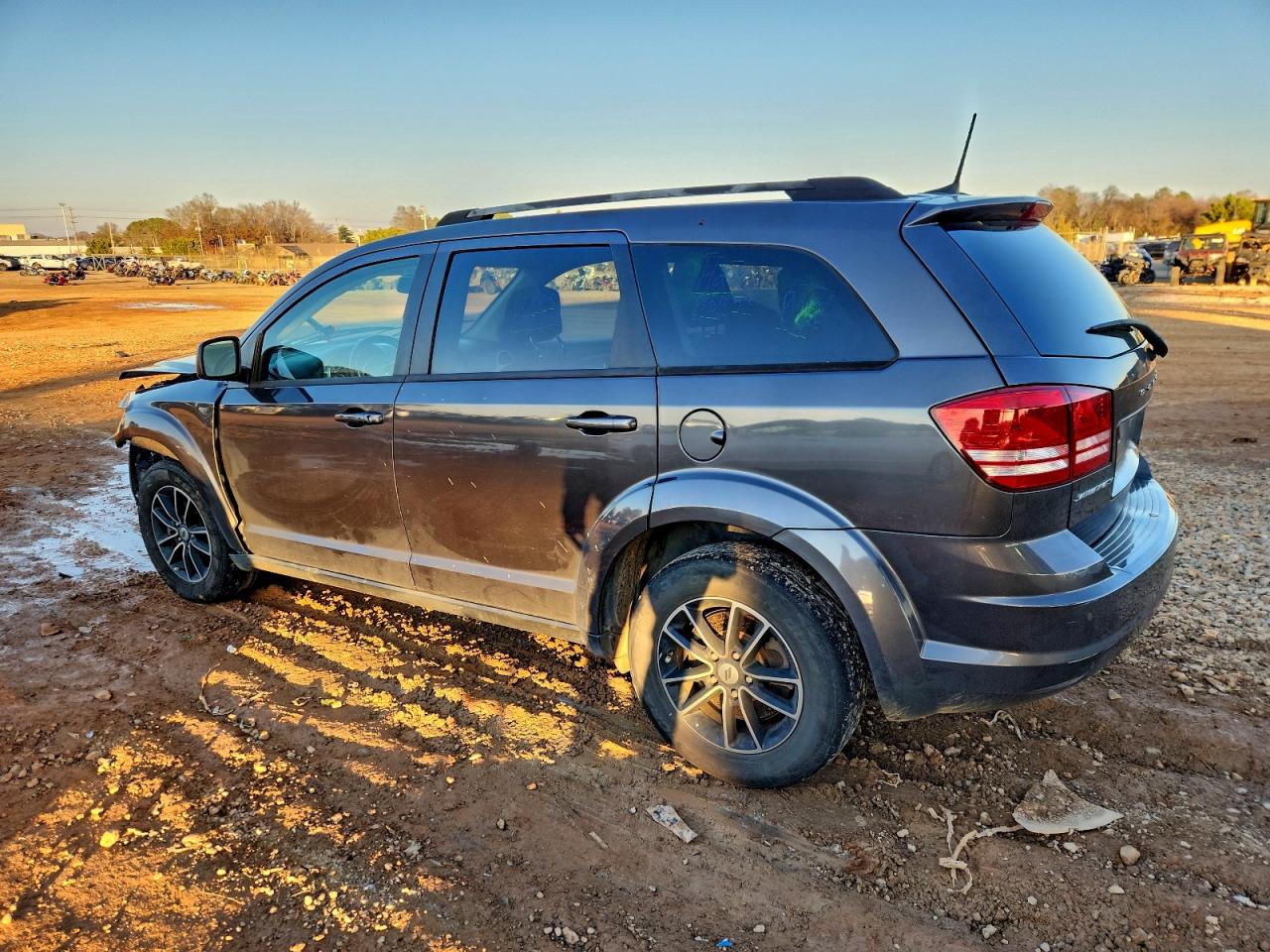 2018 DODGE JOURNEY SE photo 2