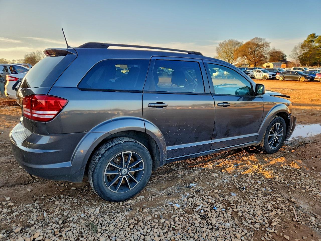2018 DODGE JOURNEY SE photo 3