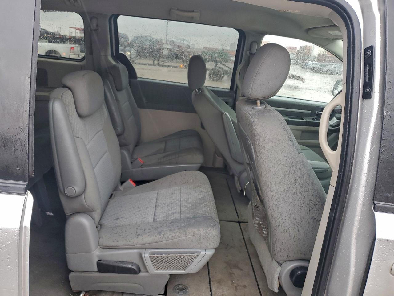 2010 DODGE GRAND CARAVAN SE photo 11