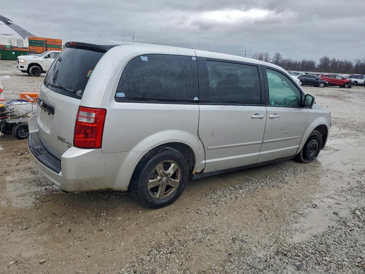 2010 DODGE GRAND CARAVAN SE photo 3