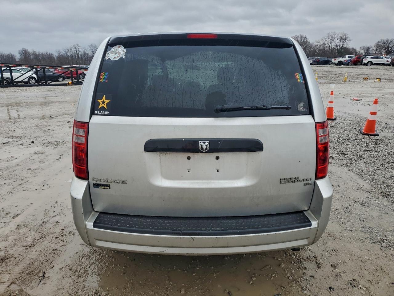 2010 DODGE GRAND CARAVAN SE photo 6